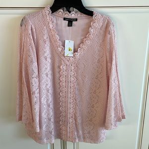 NWT Cable & Gauge lt pink lacy top